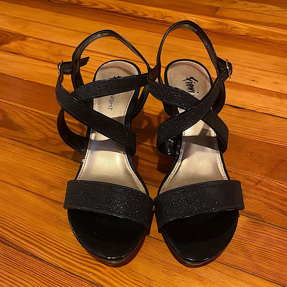 Black sparkled heels